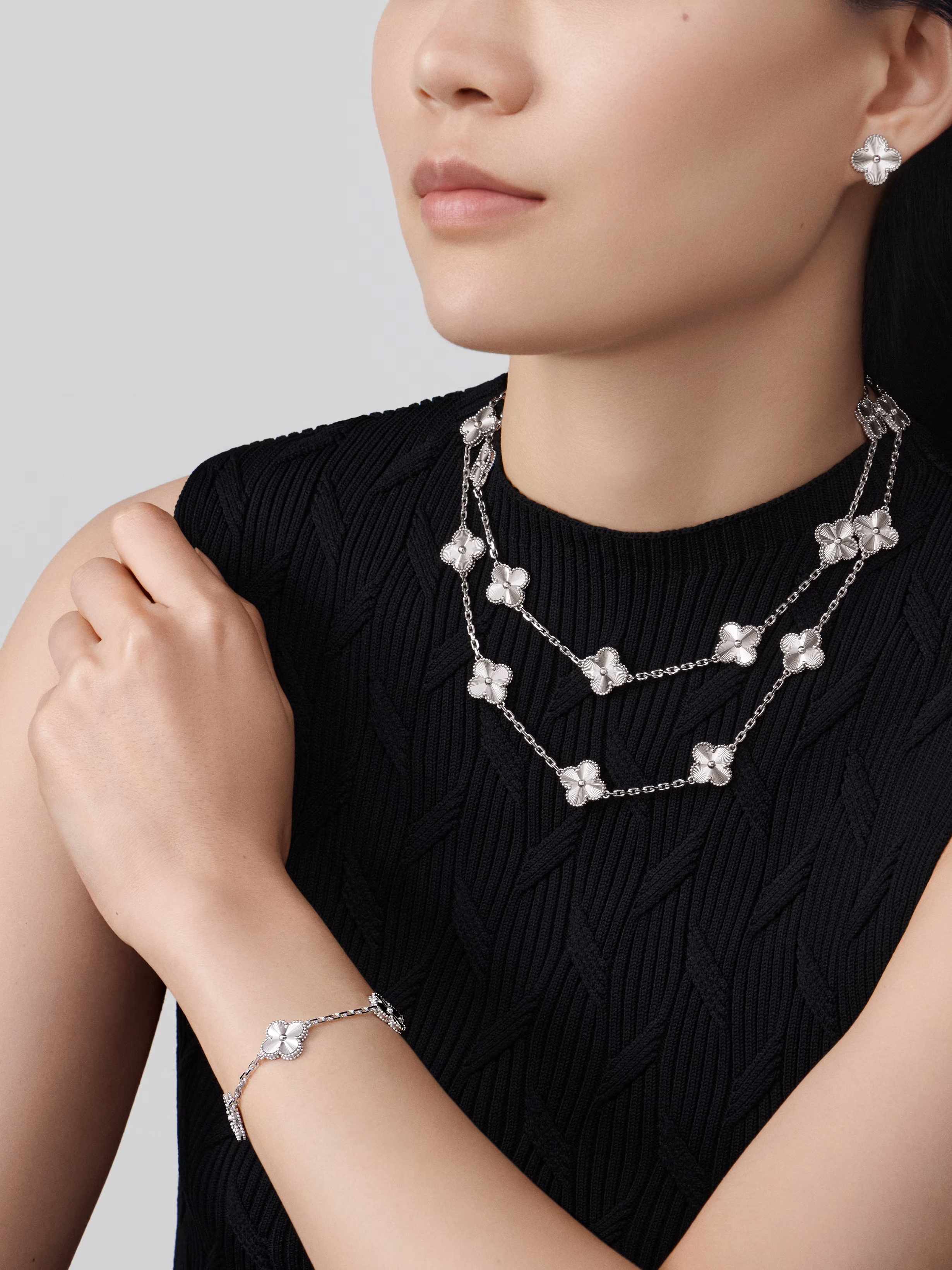 Van Cleef & Arpels. Браслет Vintage Alhambra із білого золота 