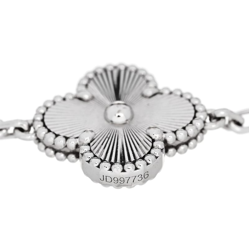 18K біле золото 5 Motifs Guilloche Vintage Alhambra браслет