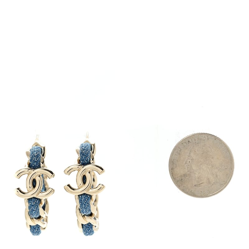 Metal Denim CC ланцюг Hoop сережки золото Blue