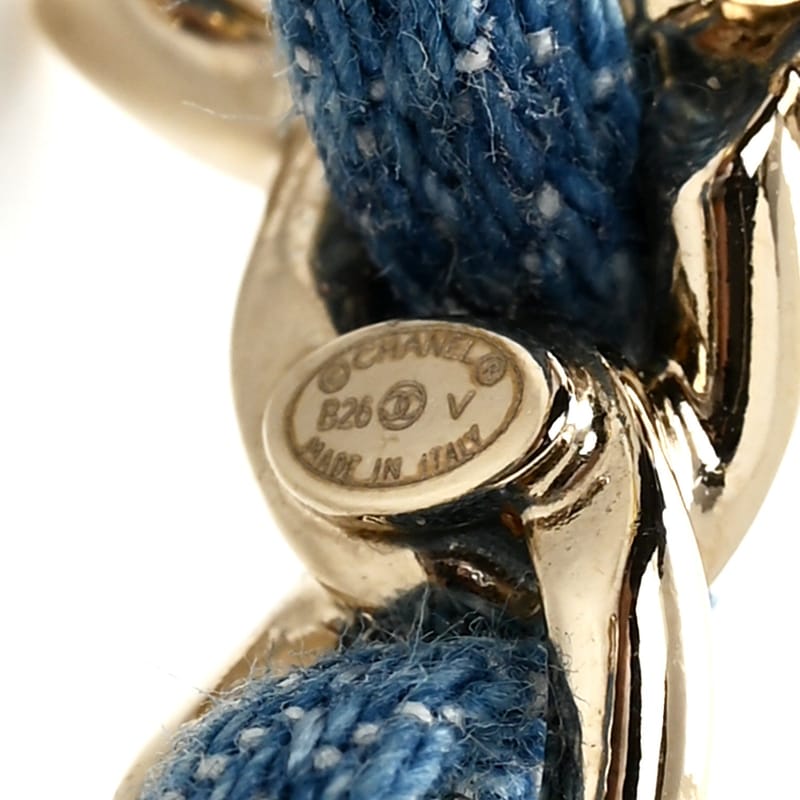 Metal Denim CC ланцюг Hoop сережки золото Blue