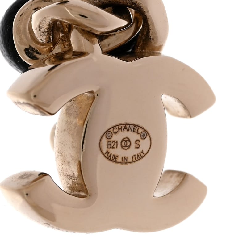 Lambskin CC Turnlock Drop сережки золото чорний