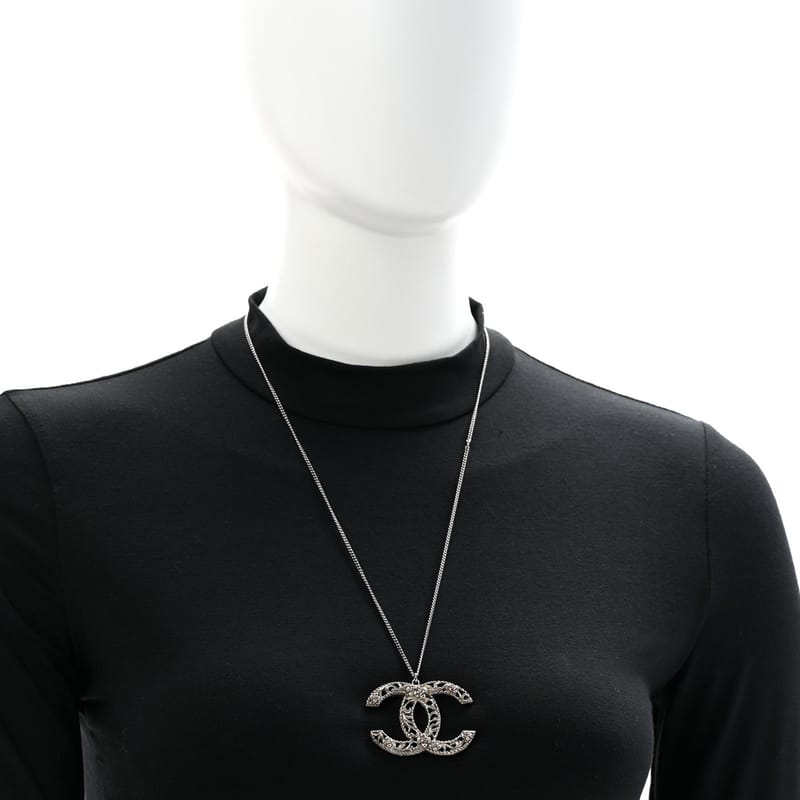 Ruthenium Twisted Camellia CC підвіска кольє