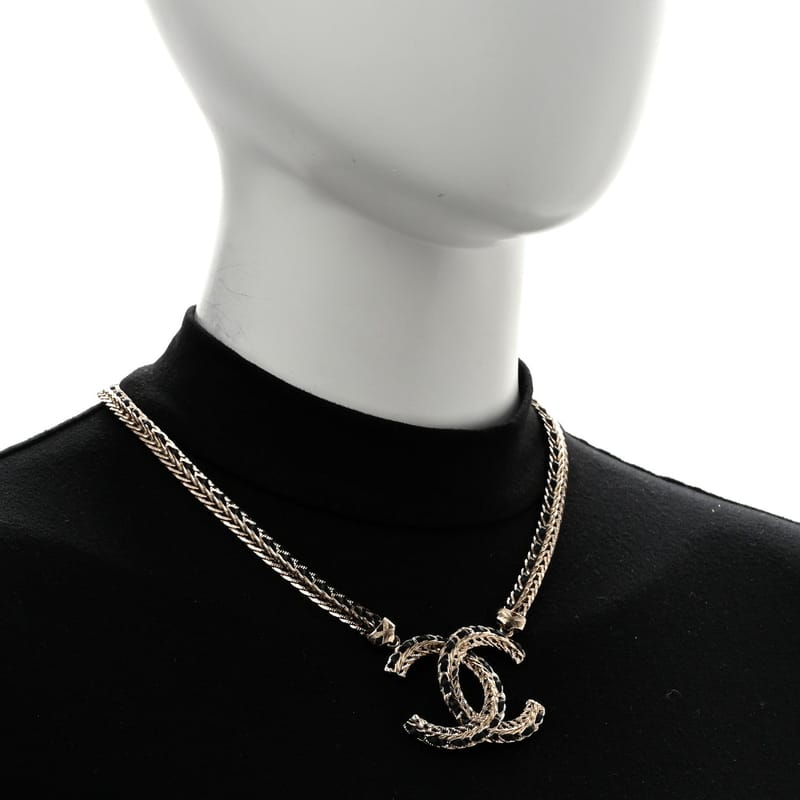 Metal Lambskin CC ланцюг кольє золото чорний